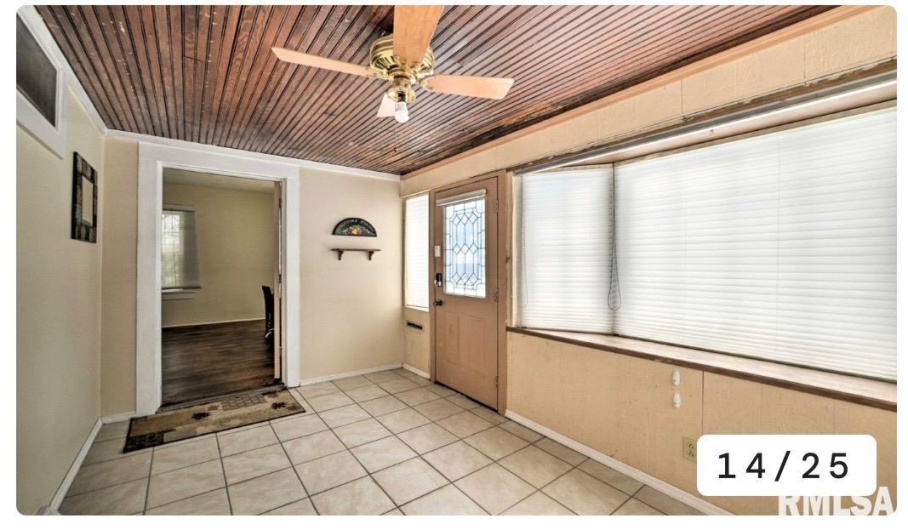 400 FOREST Street, Carbondale, Illinois 62901, 3 Bedrooms Bedrooms, 0 ,2 BathroomsBathrooms,Residential,For Sale,FOREST,0,RMAEB459800
