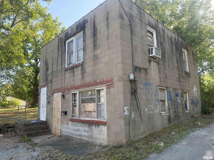 604 Rawlings Street, Carbondale, Illinois 62901, 0 , 0 ,0,Residential Income,For Sale,Rawlings,0,RMAEB459806