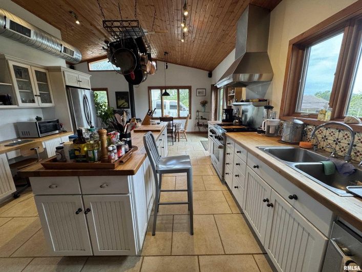 1640 Milligan Hill Road, Alto Pass, Illinois 62905, 4 Bedrooms Bedrooms, 0 ,2 BathroomsBathrooms,Residential,For Sale,Milligan Hill,0,RMAEB459807