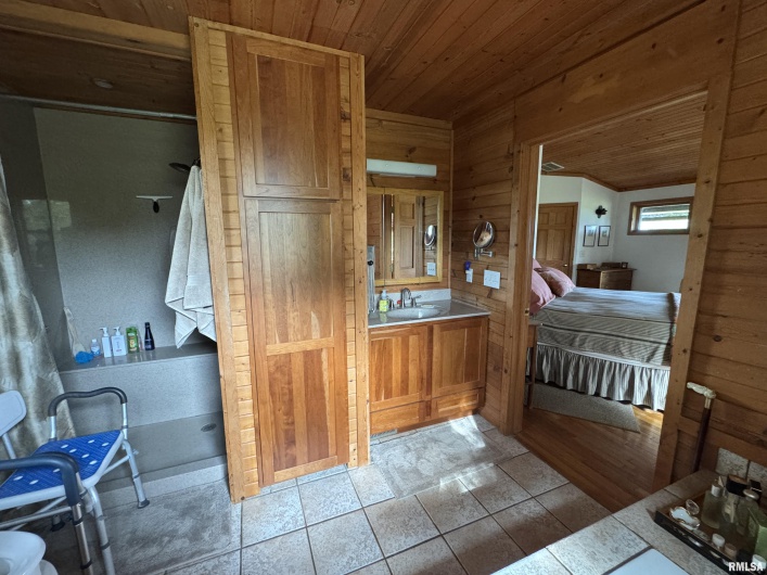 1640 Milligan Hill Road, Alto Pass, Illinois 62905, 4 Bedrooms Bedrooms, 0 ,2 BathroomsBathrooms,Residential,For Sale,Milligan Hill,0,RMAEB459807