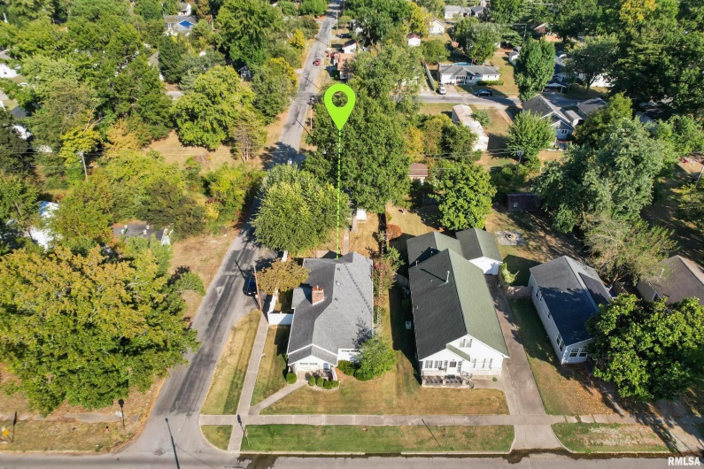 520 9TH Street, Herrin, Illinois 62948, 2 Bedrooms Bedrooms, 0 ,2 BathroomsBathrooms,Residential,For Sale,9TH,0,RMAEB459808