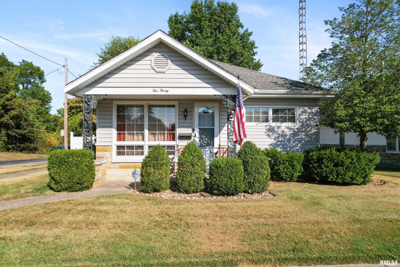 520 9TH Street, Herrin, Illinois 62948, 2 Bedrooms Bedrooms, 0 ,2 BathroomsBathrooms,Residential,For Sale,9TH,0,RMAEB459808