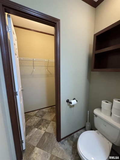 916 Paul Ice Road, Murphysboro, Illinois 62966, 2 Bedrooms Bedrooms, 0 ,2 BathroomsBathrooms,Residential,For Sale,Paul Ice,0,RMAEB459813