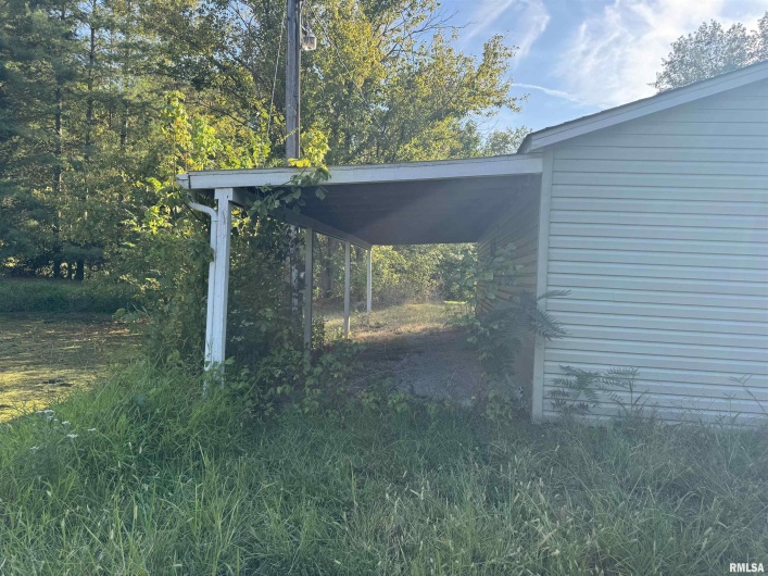 916 Paul Ice Road, Murphysboro, Illinois 62966, 2 Bedrooms Bedrooms, 0 ,2 BathroomsBathrooms,Residential,For Sale,Paul Ice,0,RMAEB459813