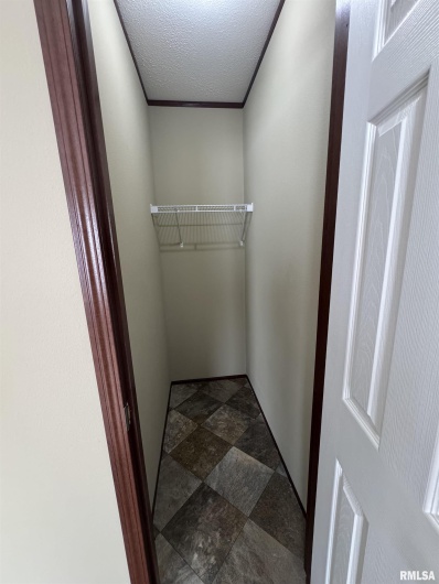 916 Paul Ice Road, Murphysboro, Illinois 62966, 2 Bedrooms Bedrooms, 0 ,2 BathroomsBathrooms,Residential,For Sale,Paul Ice,0,RMAEB459813