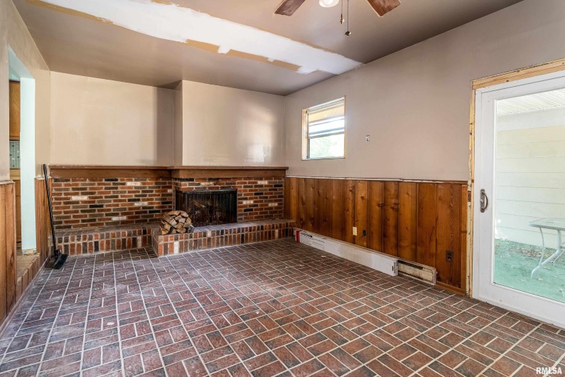 1378 Skelcher Boulevard, Makanda, Illinois 62958, 3 Bedrooms Bedrooms, 0 ,2 BathroomsBathrooms,Residential,For Sale,Skelcher,0,RMAEB459815