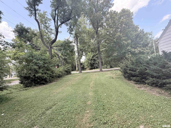 2237 ROBLEE Avenue, Murphysboro, Illinois 62966, 3 Bedrooms Bedrooms, 0 ,2 BathroomsBathrooms,Residential,For Sale,ROBLEE,0,RMAEB459816