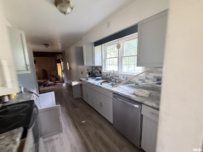 2237 ROBLEE Avenue, Murphysboro, Illinois 62966, 3 Bedrooms Bedrooms, 0 ,2 BathroomsBathrooms,Residential,For Sale,ROBLEE,0,RMAEB459816
