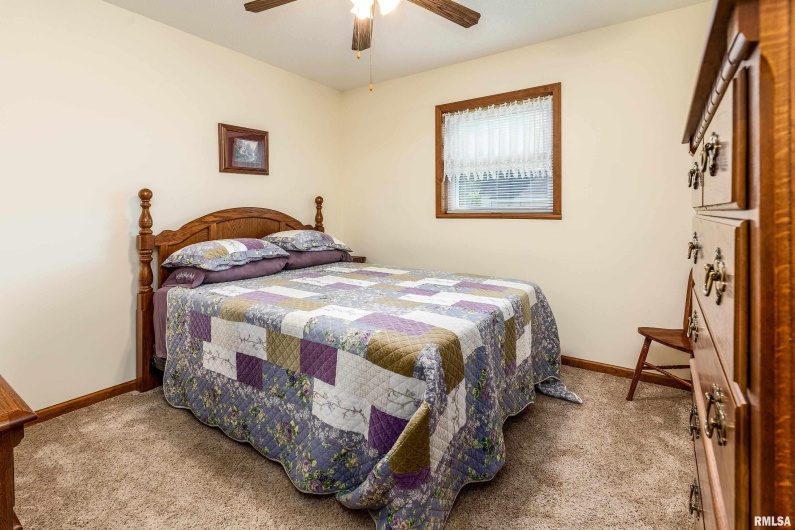 304 10TH Street, Johnston City, Illinois 62951, 3 Bedrooms Bedrooms, 0 ,2 BathroomsBathrooms,Residential,For Sale,10TH,0,RMAQC4267592