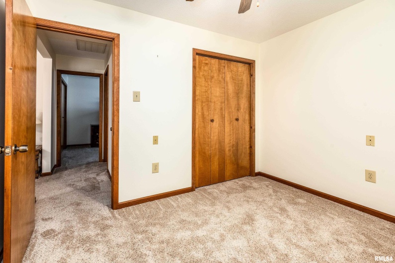 304 10TH Street, Johnston City, Illinois 62951, 3 Bedrooms Bedrooms, 0 ,2 BathroomsBathrooms,Residential,For Sale,10TH,0,RMAQC4267592