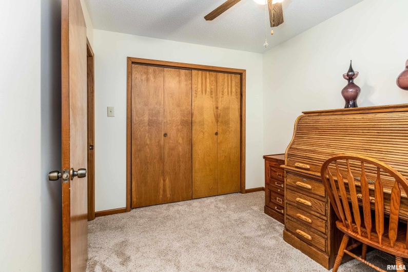 304 10TH Street, Johnston City, Illinois 62951, 3 Bedrooms Bedrooms, 0 ,2 BathroomsBathrooms,Residential,For Sale,10TH,0,RMAQC4267592