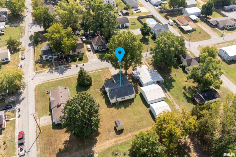 304 10TH Street, Johnston City, Illinois 62951, 3 Bedrooms Bedrooms, 0 ,2 BathroomsBathrooms,Residential,For Sale,10TH,0,RMAQC4267592