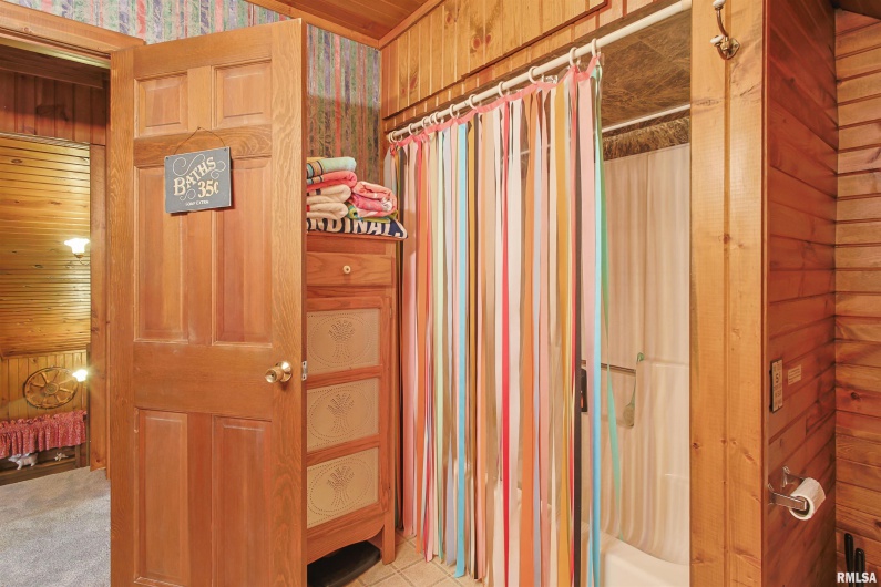 11939 Cochran Road, Marion, Illinois 62959, 4 Bedrooms Bedrooms, 0 ,3 BathroomsBathrooms,Residential,For Sale,Cochran,0,RMAEB459817