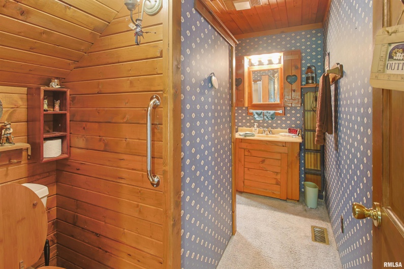 11939 Cochran Road, Marion, Illinois 62959, 4 Bedrooms Bedrooms, 0 ,3 BathroomsBathrooms,Residential,For Sale,Cochran,0,RMAEB459817