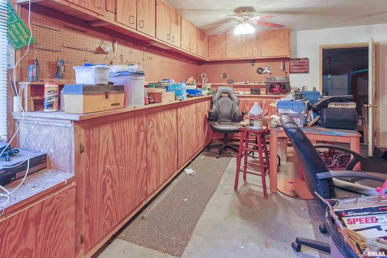 11939 Cochran Road, Marion, Illinois 62959, 4 Bedrooms Bedrooms, 0 ,3 BathroomsBathrooms,Residential,For Sale,Cochran,0,RMAEB459817