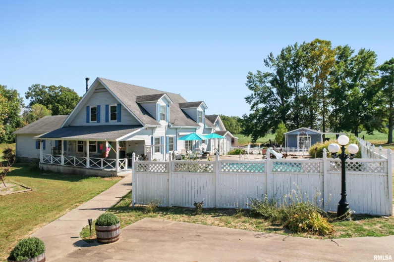 11939 Cochran Road, Marion, Illinois 62959, 4 Bedrooms Bedrooms, 0 ,3 BathroomsBathrooms,Residential,For Sale,Cochran,0,RMAEB459817