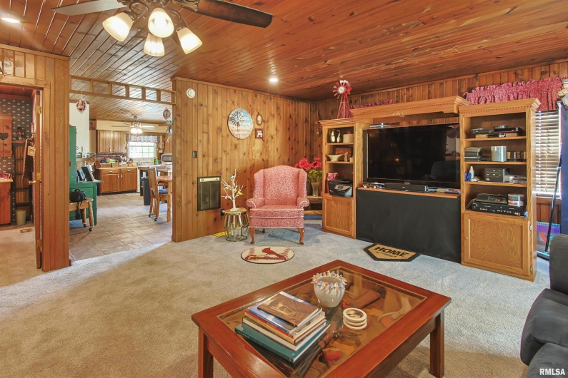 11939 Cochran Road, Marion, Illinois 62959, 4 Bedrooms Bedrooms, 0 ,3 BathroomsBathrooms,Residential,For Sale,Cochran,0,RMAEB459817