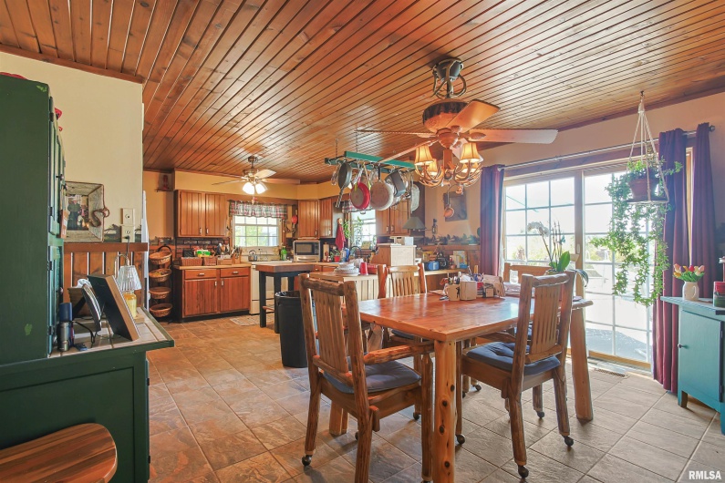 11939 Cochran Road, Marion, Illinois 62959, 4 Bedrooms Bedrooms, 0 ,3 BathroomsBathrooms,Residential,For Sale,Cochran,0,RMAEB459817