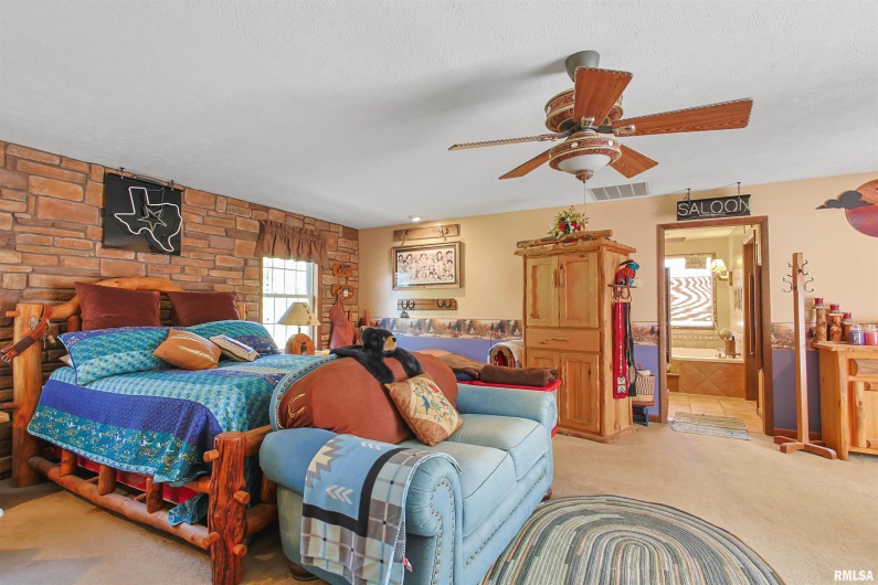 11939 Cochran Road, Marion, Illinois 62959, 4 Bedrooms Bedrooms, 0 ,3 BathroomsBathrooms,Residential,For Sale,Cochran,0,RMAEB459817