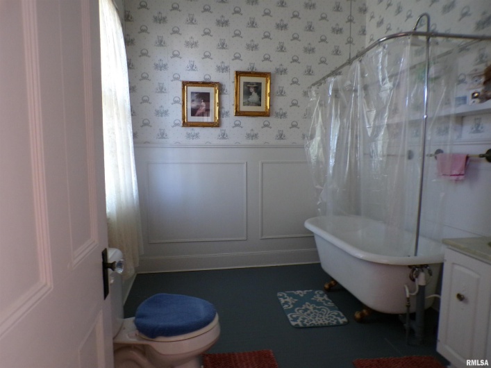 410 Saint Louis Street, Sparta, Illinois 62286, 4 Bedrooms Bedrooms, 0 ,3 BathroomsBathrooms,Residential,For Sale,Saint Louis,0,RMAEB458832