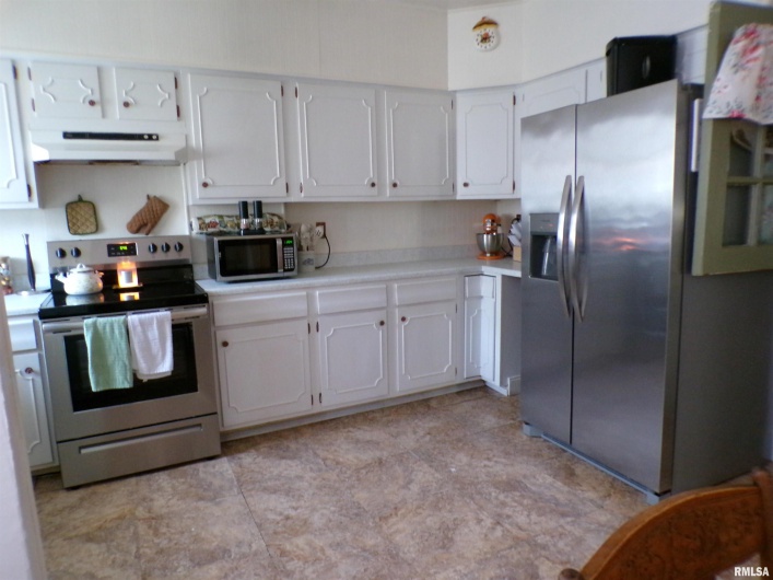 410 Saint Louis Street, Sparta, Illinois 62286, 4 Bedrooms Bedrooms, 0 ,3 BathroomsBathrooms,Residential,For Sale,Saint Louis,0,RMAEB458832