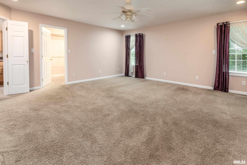 403 ARBOR Drive, Carterville, Illinois 62918, 4 Bedrooms Bedrooms, 0 ,2 BathroomsBathrooms,Residential,For Sale,ARBOR,0,RMAEB459818