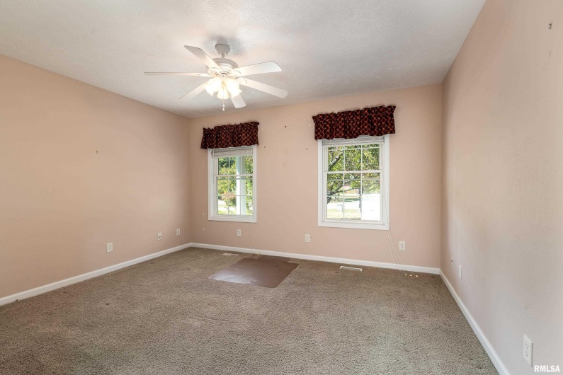 403 ARBOR Drive, Carterville, Illinois 62918, 4 Bedrooms Bedrooms, 0 ,2 BathroomsBathrooms,Residential,For Sale,ARBOR,0,RMAEB459818