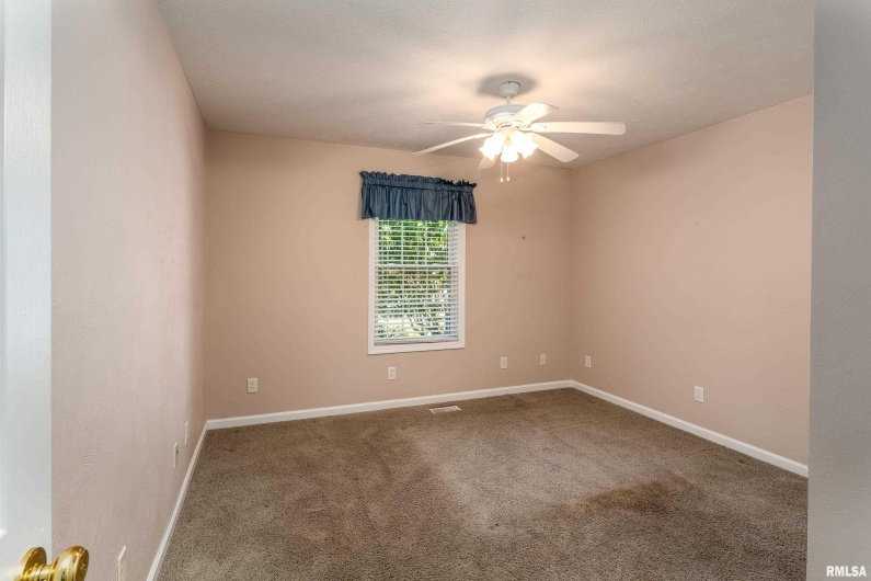 403 ARBOR Drive, Carterville, Illinois 62918, 4 Bedrooms Bedrooms, 0 ,2 BathroomsBathrooms,Residential,For Sale,ARBOR,0,RMAEB459818