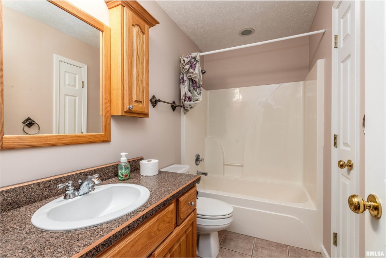 403 ARBOR Drive, Carterville, Illinois 62918, 4 Bedrooms Bedrooms, 0 ,2 BathroomsBathrooms,Residential,For Sale,ARBOR,0,RMAEB459818