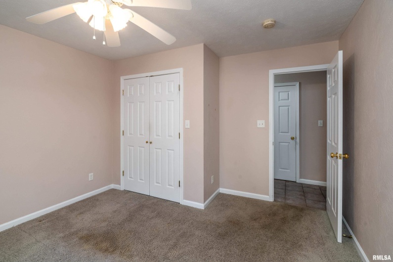 403 ARBOR Drive, Carterville, Illinois 62918, 4 Bedrooms Bedrooms, 0 ,2 BathroomsBathrooms,Residential,For Sale,ARBOR,0,RMAEB459818