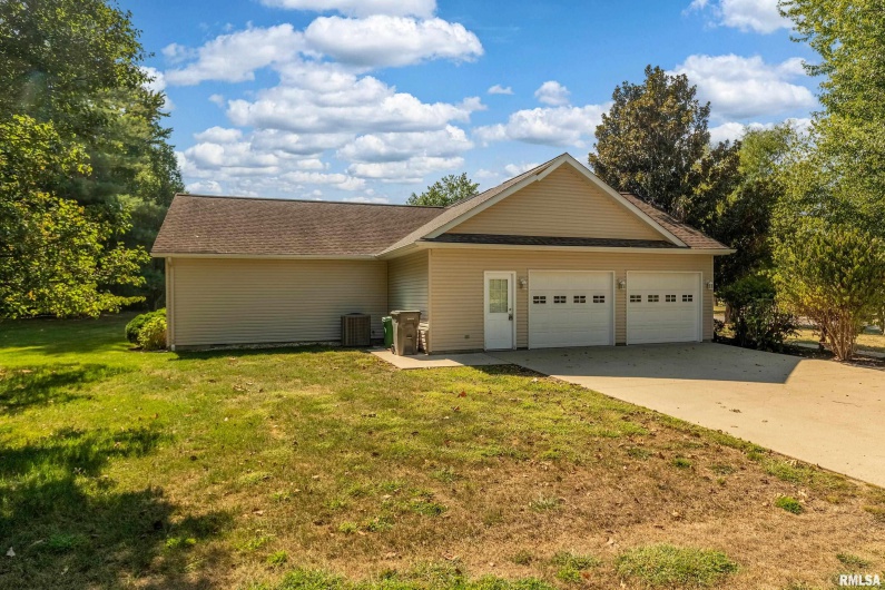 403 ARBOR Drive, Carterville, Illinois 62918, 4 Bedrooms Bedrooms, 0 ,2 BathroomsBathrooms,Residential,For Sale,ARBOR,0,RMAEB459818