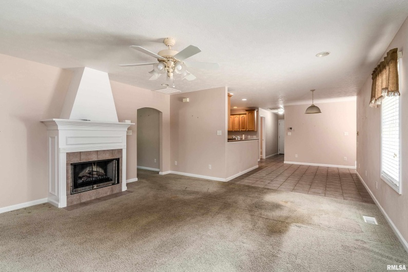 403 ARBOR Drive, Carterville, Illinois 62918, 4 Bedrooms Bedrooms, 0 ,2 BathroomsBathrooms,Residential,For Sale,ARBOR,0,RMAEB459818