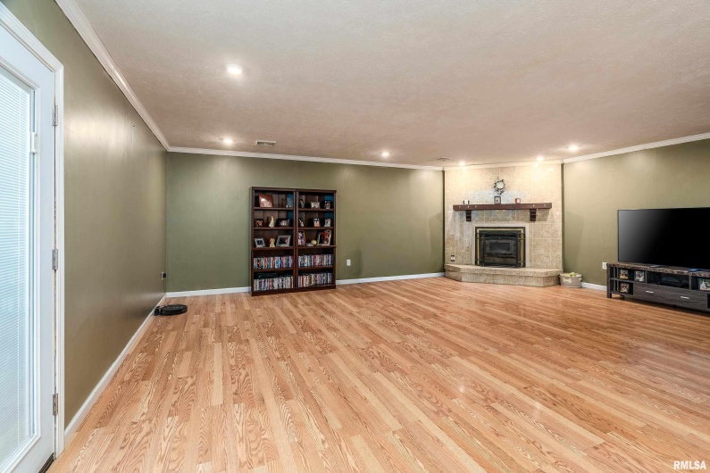 509 BERRY Street, Freeman Spur, Illinois 62841, 3 Bedrooms Bedrooms, 0 ,2 BathroomsBathrooms,Residential,For Sale,BERRY,0,RMAQC4267595