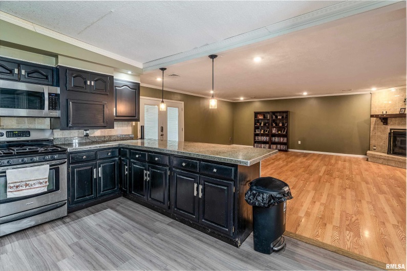 509 BERRY Street, Freeman Spur, Illinois 62841, 3 Bedrooms Bedrooms, 0 ,2 BathroomsBathrooms,Residential,For Sale,BERRY,0,RMAQC4267595