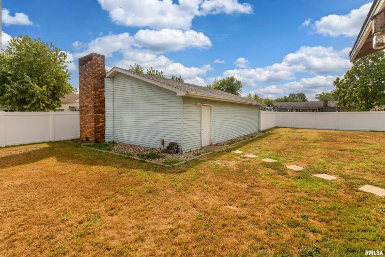 509 BERRY Street, Freeman Spur, Illinois 62841, 3 Bedrooms Bedrooms, 0 ,2 BathroomsBathrooms,Residential,For Sale,BERRY,0,RMAQC4267595
