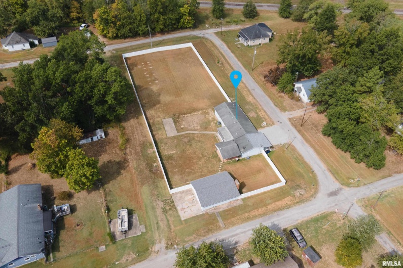 509 BERRY Street, Freeman Spur, Illinois 62841, 3 Bedrooms Bedrooms, 0 ,2 BathroomsBathrooms,Residential,For Sale,BERRY,0,RMAQC4267595