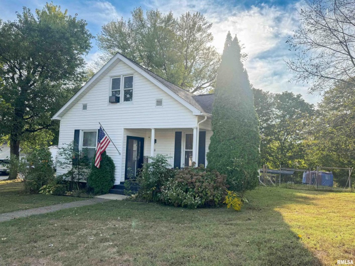 311 LOCUST Street, Jonesboro, Illinois 62952, 3 Bedrooms Bedrooms, 0 ,1 BathroomBathrooms,Residential,For Sale,LOCUST,0,RMAEB459821