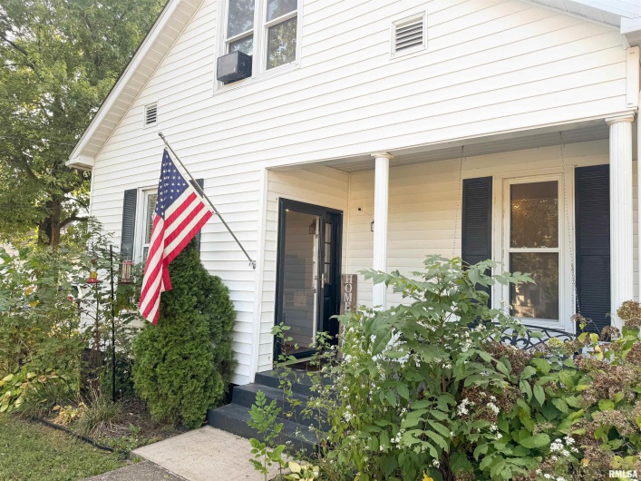 311 LOCUST Street, Jonesboro, Illinois 62952, 3 Bedrooms Bedrooms, 0 ,1 BathroomBathrooms,Residential,For Sale,LOCUST,0,RMAEB459821