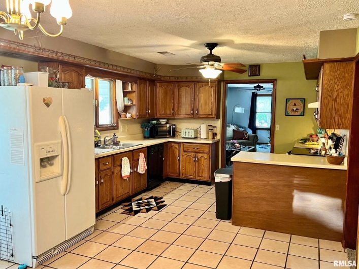 404 OAK Street, Anna, Illinois 62906, 3 Bedrooms Bedrooms, 0 ,2 BathroomsBathrooms,Residential,For Sale,OAK,0,RMAQC4267597