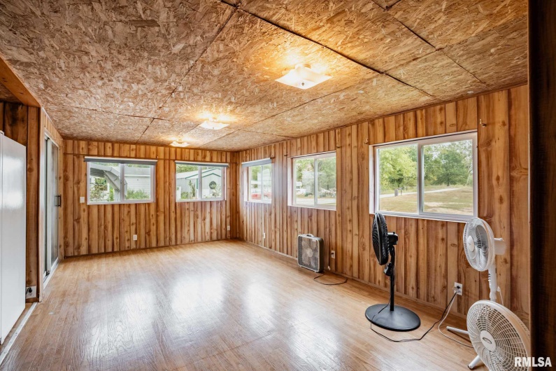 370 DOVE Lane, Elkville, Illinois 62932, 3 Bedrooms Bedrooms, 0 ,2 BathroomsBathrooms,Residential,For Sale,DOVE,0,RMAQC4267609