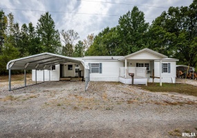 370 DOVE Lane, Elkville, Illinois 62932, 3 Bedrooms Bedrooms, 0 ,2 BathroomsBathrooms,Residential,For Sale,DOVE,0,RMAQC4267609
