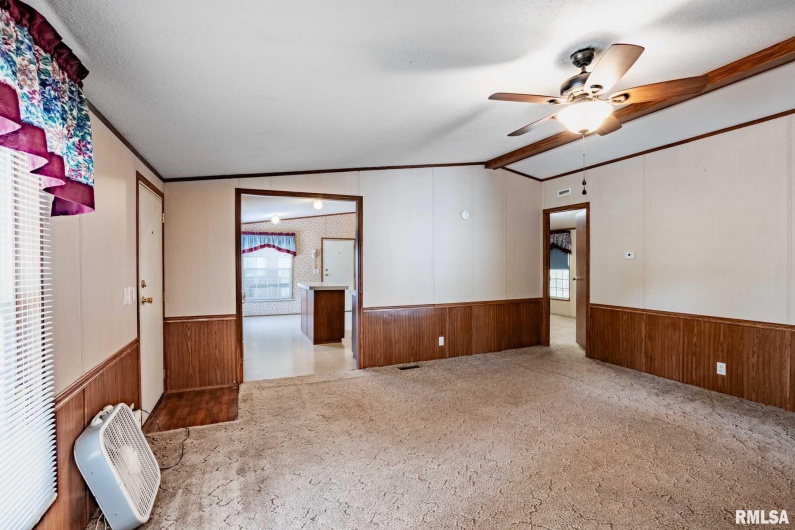 370 DOVE Lane, Elkville, Illinois 62932, 3 Bedrooms Bedrooms, 0 ,2 BathroomsBathrooms,Residential,For Sale,DOVE,0,RMAQC4267609