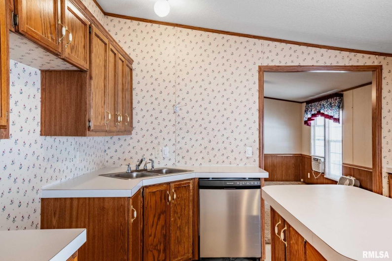 370 DOVE Lane, Elkville, Illinois 62932, 3 Bedrooms Bedrooms, 0 ,2 BathroomsBathrooms,Residential,For Sale,DOVE,0,RMAQC4267609