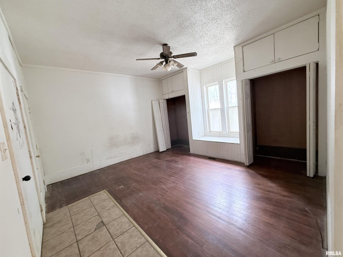 111 LINCOLN Street, Anna, Illinois 62906, 4 Bedrooms Bedrooms, 0 ,2 BathroomsBathrooms,Residential,For Sale,LINCOLN,0,RMAEB459831