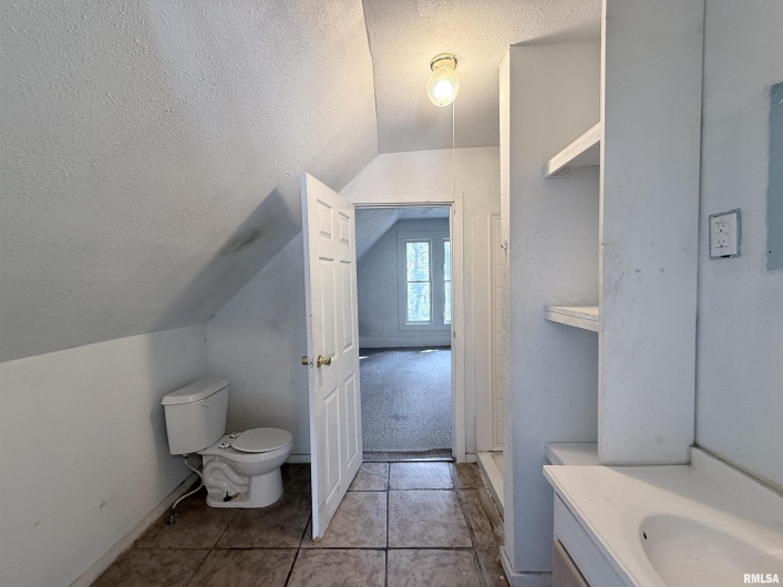 111 LINCOLN Street, Anna, Illinois 62906, 4 Bedrooms Bedrooms, 0 ,2 BathroomsBathrooms,Residential,For Sale,LINCOLN,0,RMAEB459831