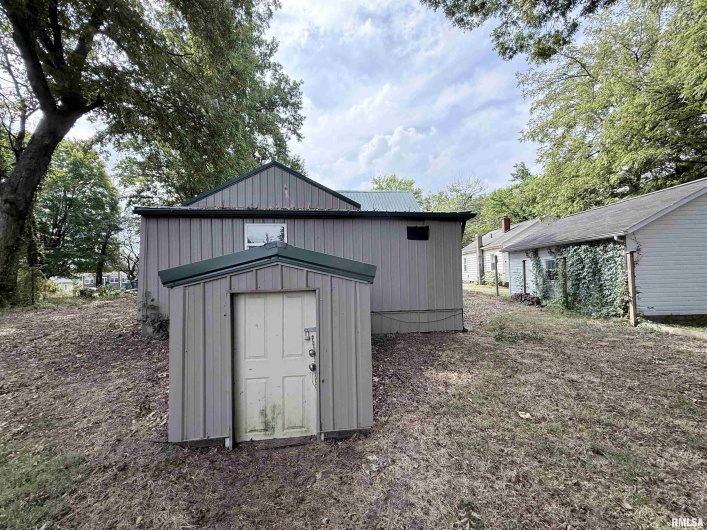 111 LINCOLN Street, Anna, Illinois 62906, 4 Bedrooms Bedrooms, 0 ,2 BathroomsBathrooms,Residential,For Sale,LINCOLN,0,RMAEB459831