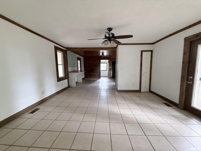 111 LINCOLN Street, Anna, Illinois 62906, 4 Bedrooms Bedrooms, 0 ,2 BathroomsBathrooms,Residential,For Sale,LINCOLN,0,RMAEB459831