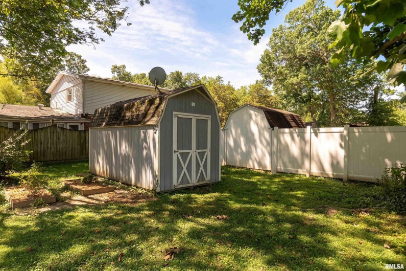 3103 WOODLAWN Place, Marion, Illinois 62959, 3 Bedrooms Bedrooms, 0 ,2 BathroomsBathrooms,Residential,For Sale,WOODLAWN,0,RMAQC4265967