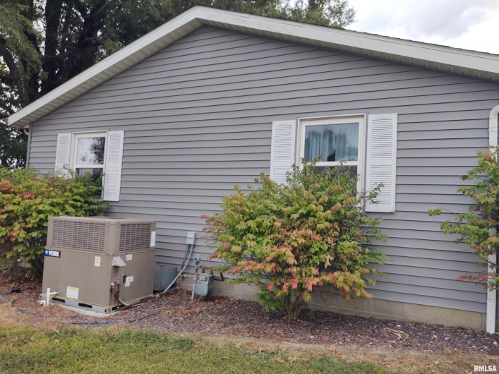 110 Stork Street, Anna, Illinois 62906, 3 Bedrooms Bedrooms, 0 ,2 BathroomsBathrooms,Residential,For Sale,Stork,0,RMAEB459832