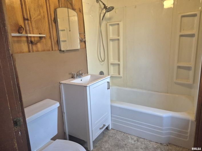 1504 GROVE Street, Eldorado, Illinois 62930, 1 Bedroom Bedrooms, 0 ,1 BathroomBathrooms,Residential,For Sale,GROVE,0,RMAEB459834